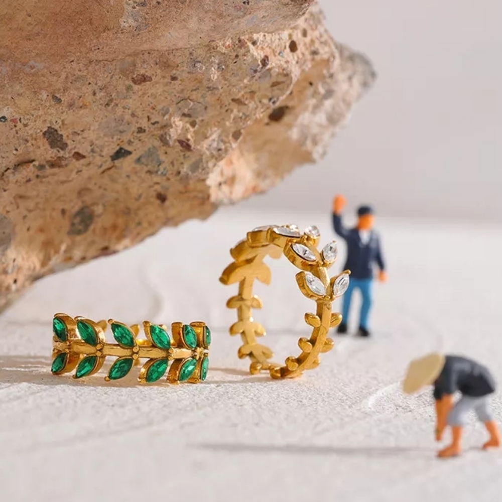 Pretty Green Diamonds Adjustable Ring - Picture 5 of 6